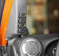 Βάση στήριξης διακοπτών για Wrangler JK στην κολώνα