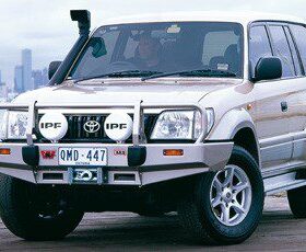 Προφυλακτήρας με θέση εργάτη της ARB για Toyota Landcruiser 90 απο το 00 με φτερά