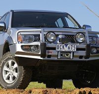 Προφυλακτήρας με θέση εργάτη της ARB για Mitsubishi L200