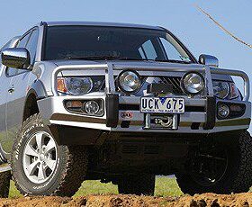 Προφυλακτήρας με θέση εργάτη της ARB για Mitsubishi L200