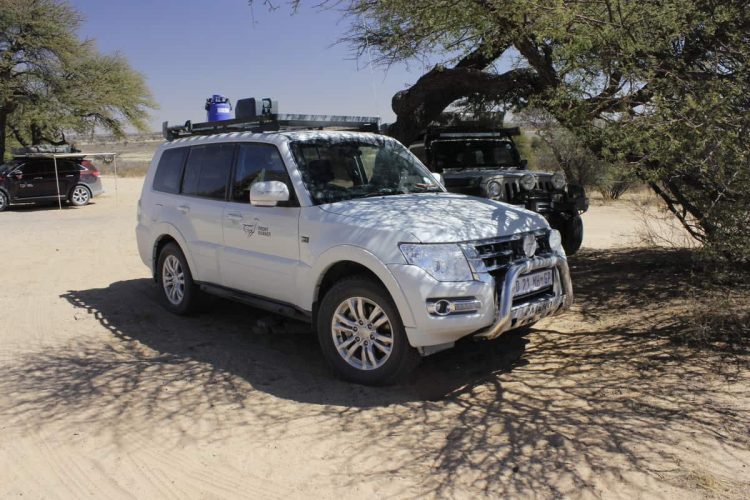 Mitsubishi Pajero CK/BK LWB Slimline II Roof Rack Kit – by Front Runner Front Runner XTREME4X4