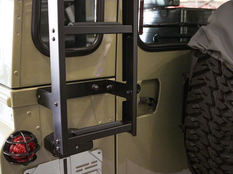 Land Rover Defender 90/110 (1983-2016) Ladder – by Front Runner Front Runner XTREME4X4